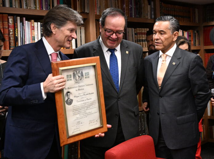 Foto: UNAM (Inauguración de la Biblioteca Miguel de la Madrid Hurtado en la UNAM)